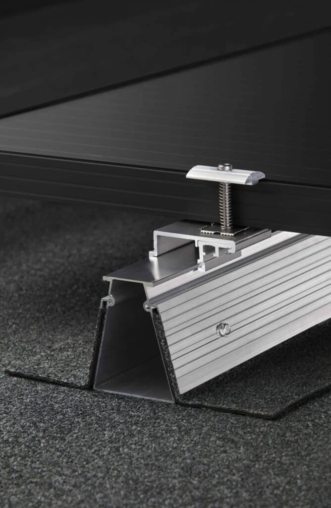 Fixation-panneaux-photovoltaiques-Roof-solar-bitume