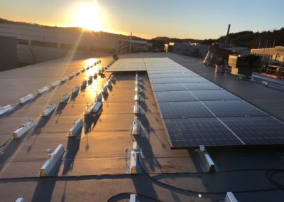 Våra fästen valdes för taket på en grossist med verktyg och maskiner för proffs