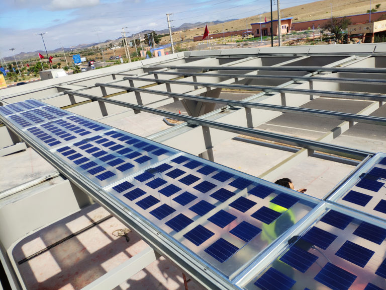 Ombrières photovoltaïque pour une station service 2