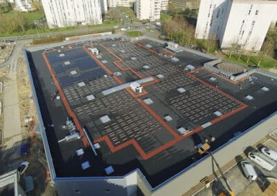 Nos fixations sur la toiture d’un supermarché dans l’Oise