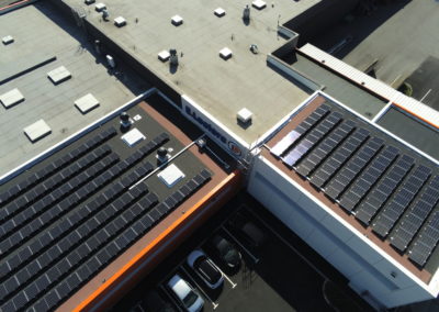 Un drive équipe ses toitures avec nos fixations photovoltaïques