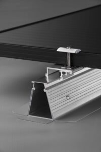 Fixation-panneaux-photovoltaiques-Roof-solar-pvc